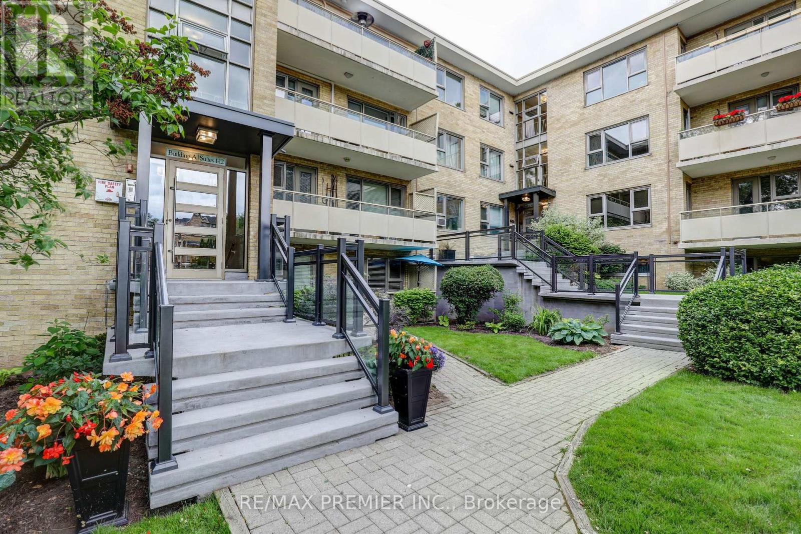 9 - 8 Corinth Gardens, Toronto (Mount Pleasant East), Ontario  M4P 2N5 - Photo 4 - C12212369