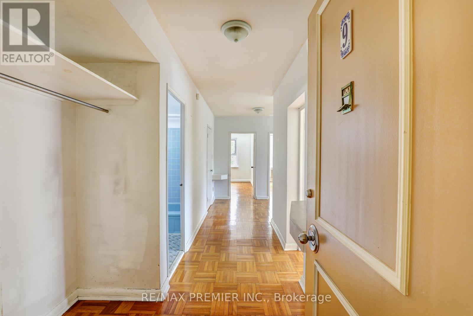 9 - 8 Corinth Gardens, Toronto (Mount Pleasant East), Ontario  M4P 2N5 - Photo 5 - C12212369