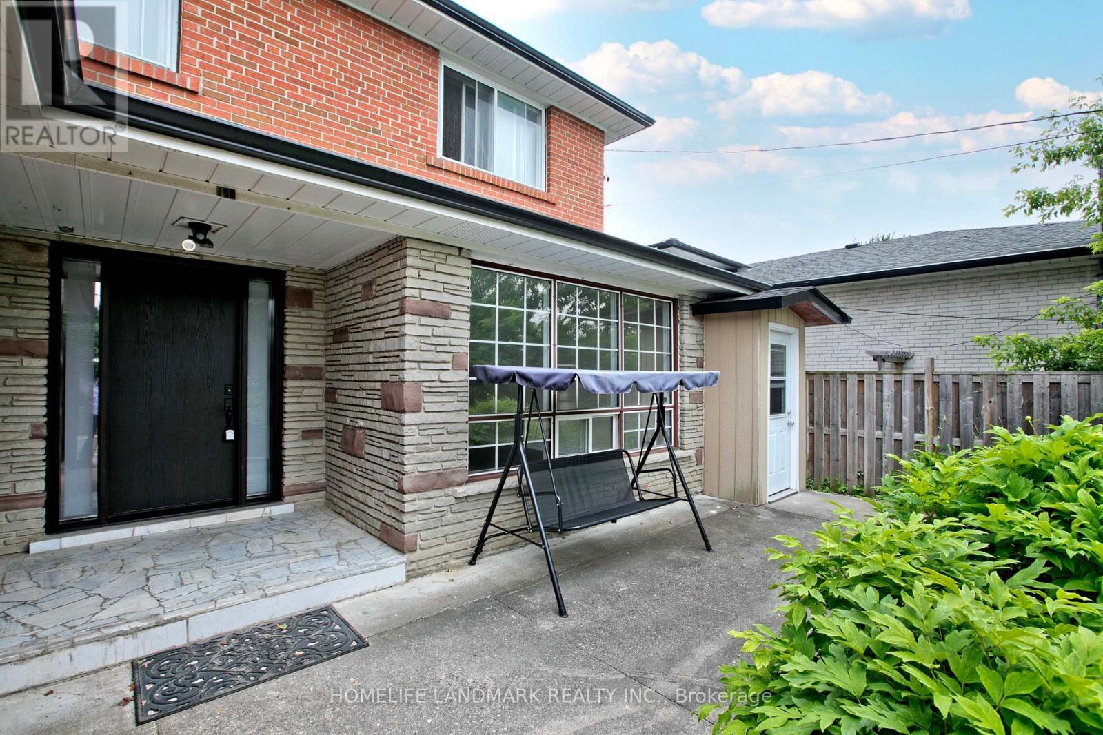 157 Pleasant View Drive, Toronto (Pleasant View), Ontario  M2J 3R3 - Photo 3 - C12212380