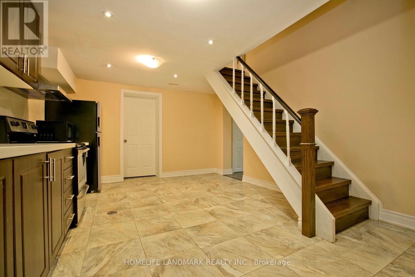 157 Pleasant View Drive, Toronto (Pleasant View), Ontario  M2J 3R3 - Photo 31 - C12212380