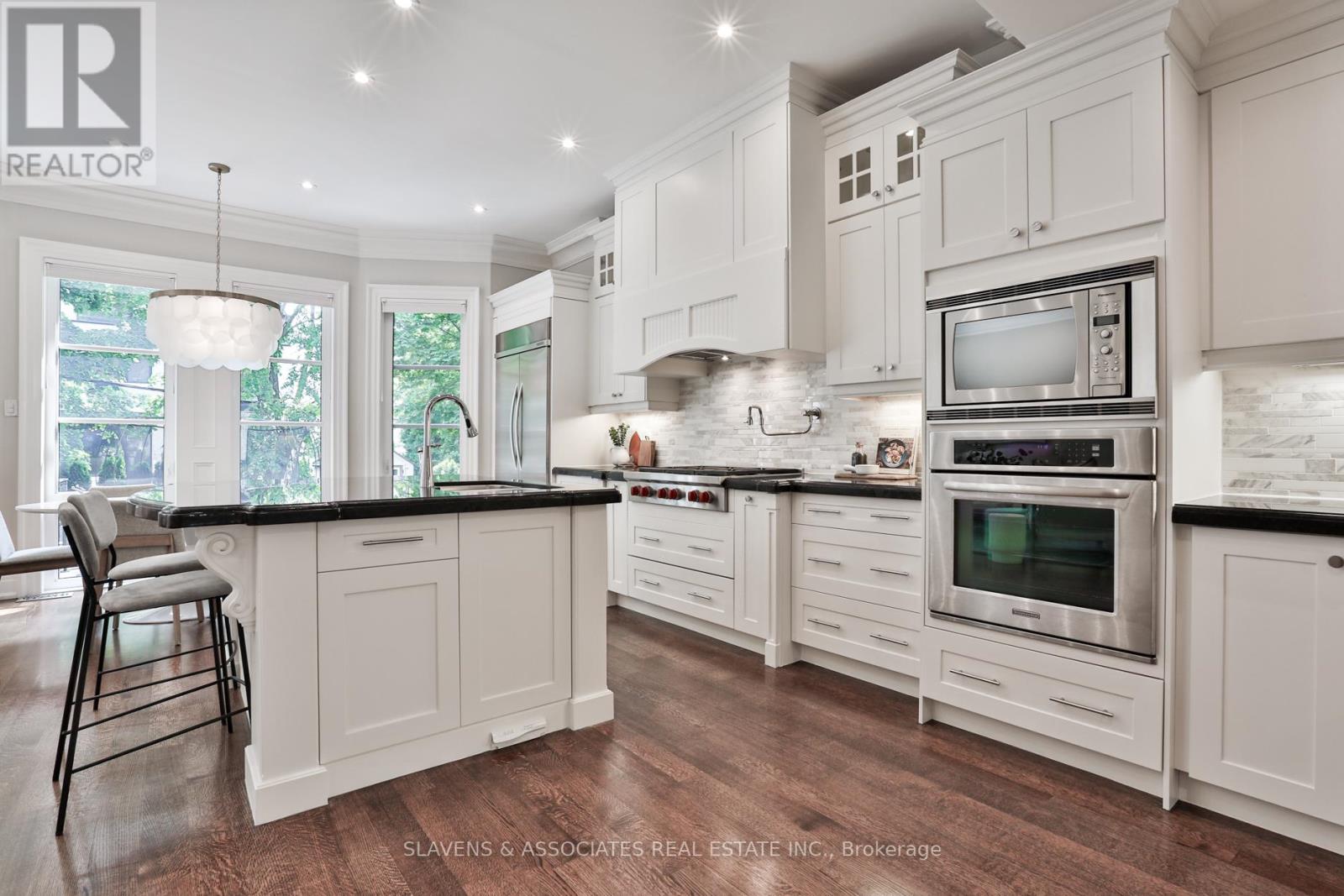 317 Richview Avenue, Toronto (Forest Hill South), Ontario  M5P 3G4 - Photo 14 - C12212428
