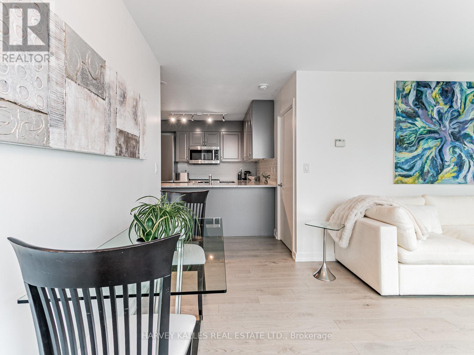 1810 - 381 Front Street W, Toronto (Waterfront Communities), Ontario  M5V 3R8 - Photo 13 - C12212476