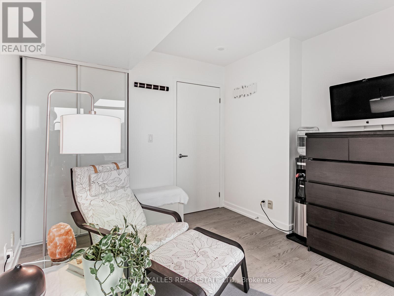 1810 - 381 Front Street W, Toronto (Waterfront Communities), Ontario  M5V 3R8 - Photo 18 - C12212476