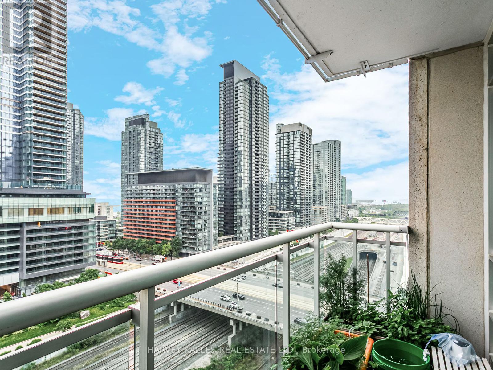 1810 - 381 Front Street W, Toronto (Waterfront Communities), Ontario  M5V 3R8 - Photo 22 - C12212476