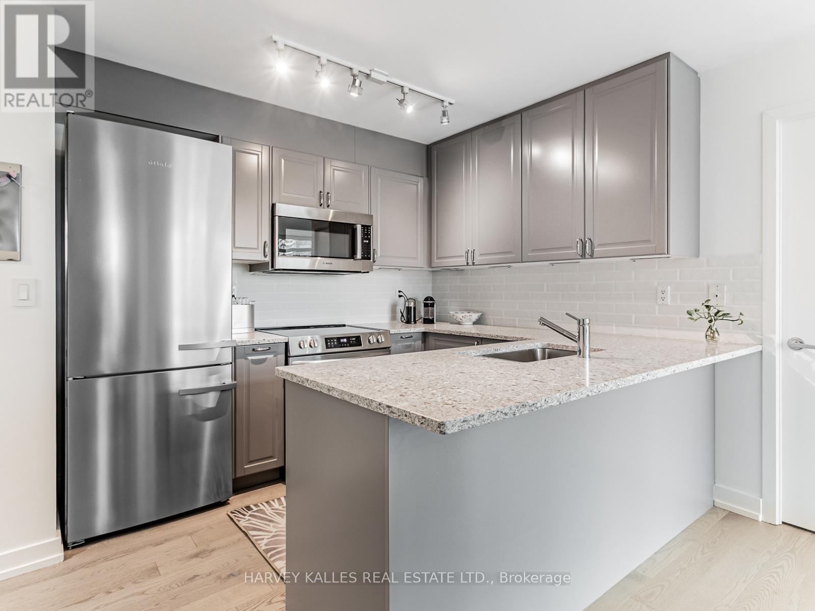 1810 - 381 Front Street W, Toronto (Waterfront Communities), Ontario  M5V 3R8 - Photo 7 - C12212476