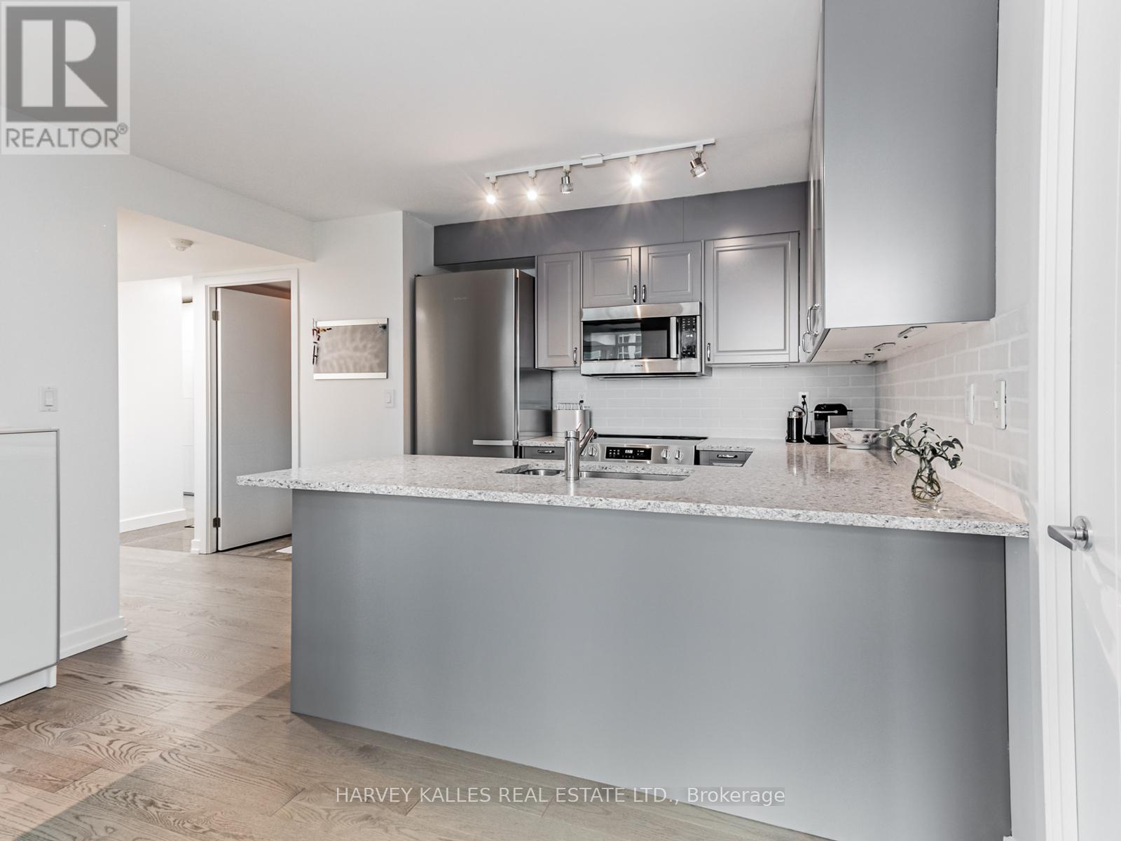 1810 - 381 Front Street W, Toronto (Waterfront Communities), Ontario  M5V 3R8 - Photo 8 - C12212476