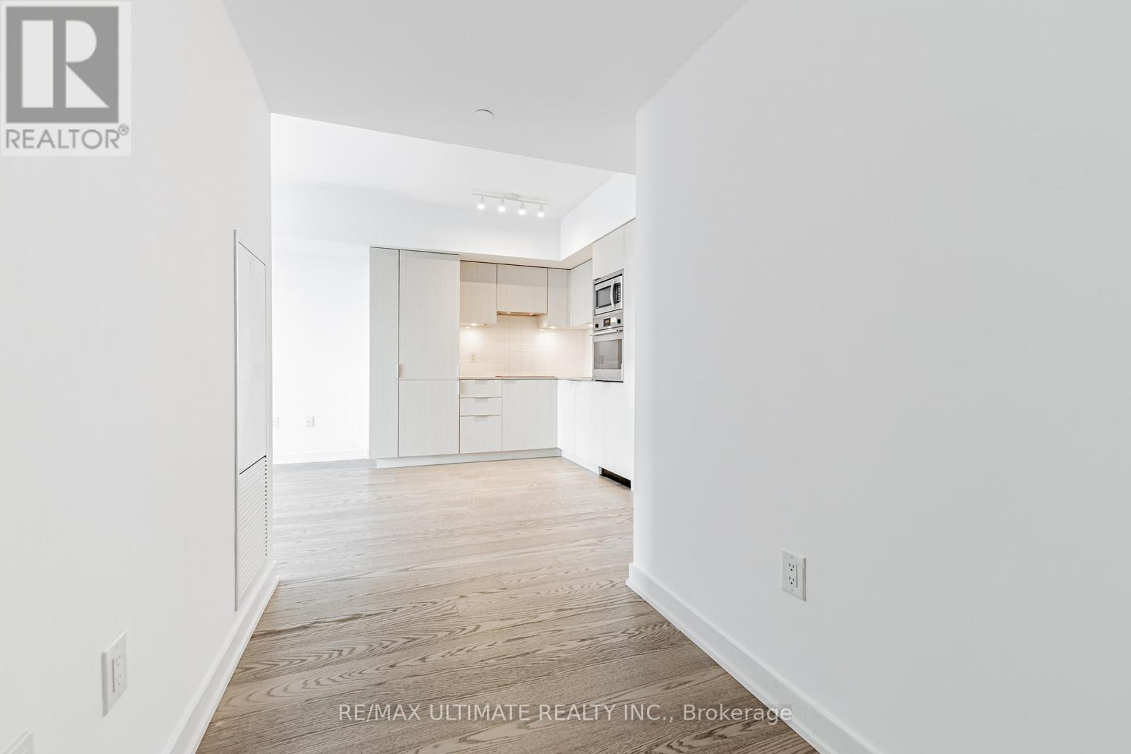 5003 - 11 Wellesley Street W, Toronto, Ontario  M4Y 1E8 - Photo 15 - C12212479