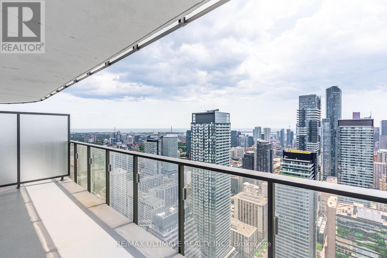 5003 - 11 Wellesley Street W, Toronto, Ontario  M4Y 1E8 - Photo 17 - C12212479