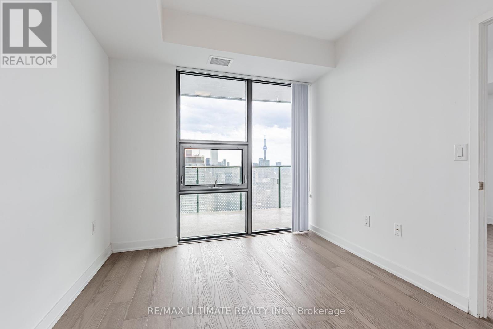 5003 - 11 Wellesley Street W, Toronto, Ontario  M4Y 1E8 - Photo 2 - C12212479