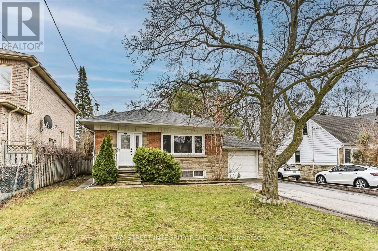 435 Cummer Avenue, Toronto (Newtonbrook East), Ontario  M2M 2G3 - Photo 2 - C12212506