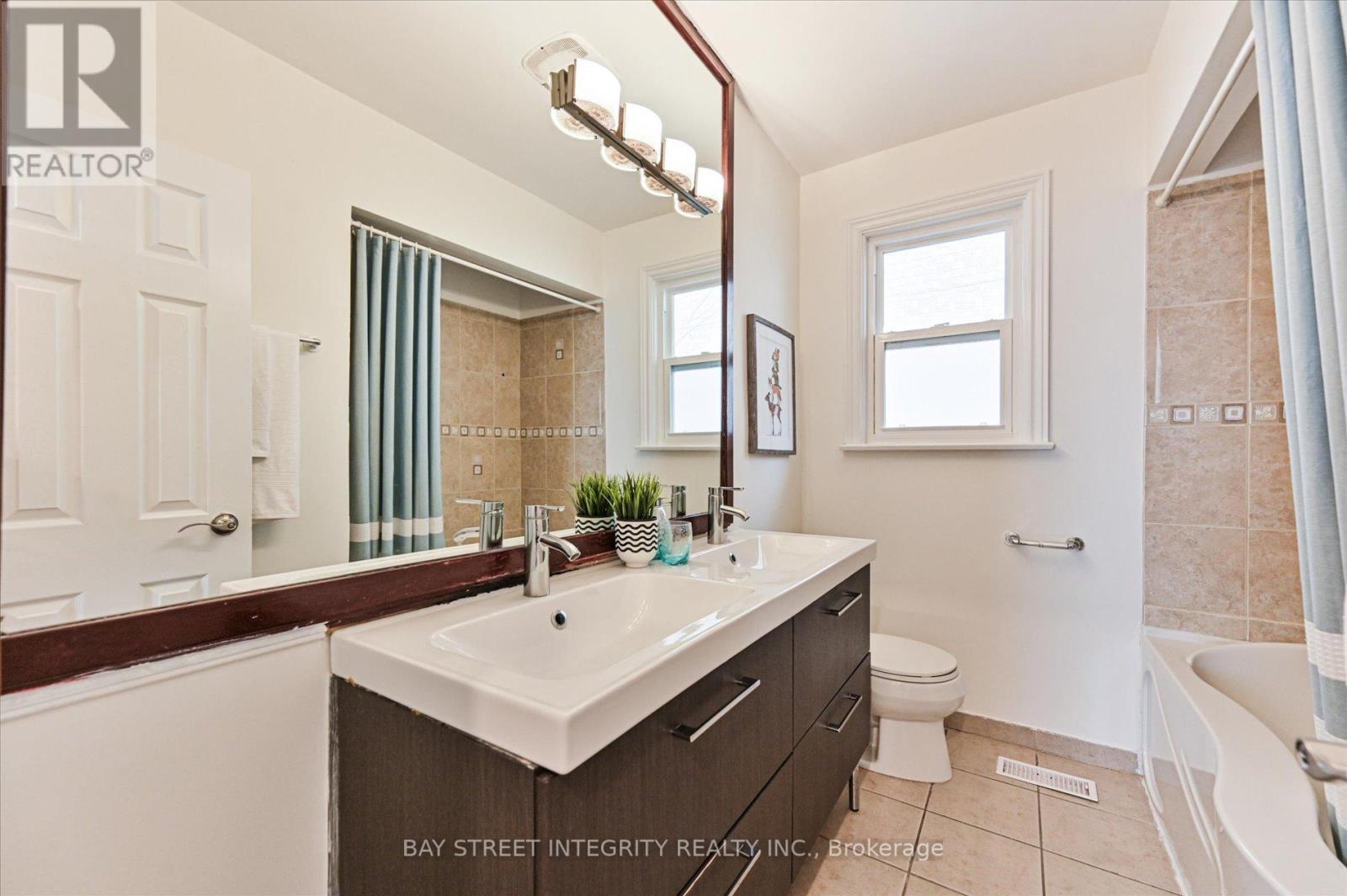 435 Cummer Avenue, Toronto (Newtonbrook East), Ontario  M2M 2G3 - Photo 23 - C12212506