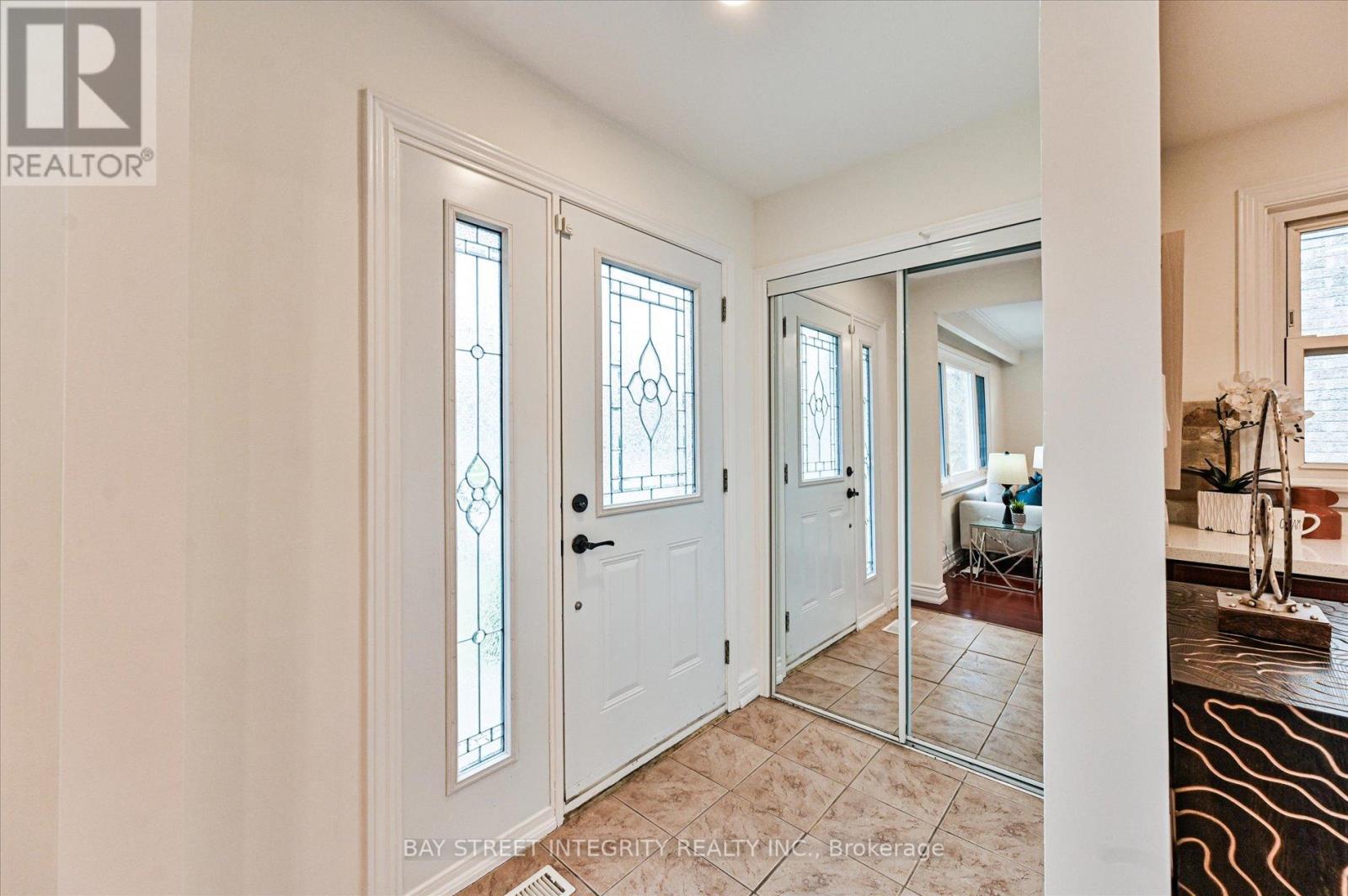 435 Cummer Avenue, Toronto (Newtonbrook East), Ontario  M2M 2G3 - Photo 5 - C12212506