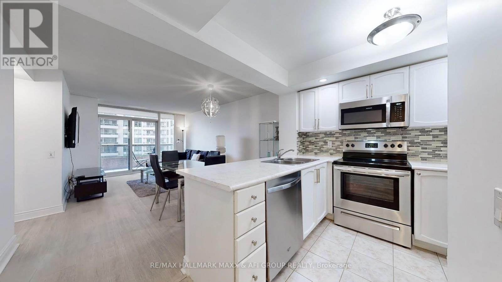 707 - 5 Northtown Way, Toronto (Willowdale East), Ontario  M2N 7A1 - Photo 13 - C12212551