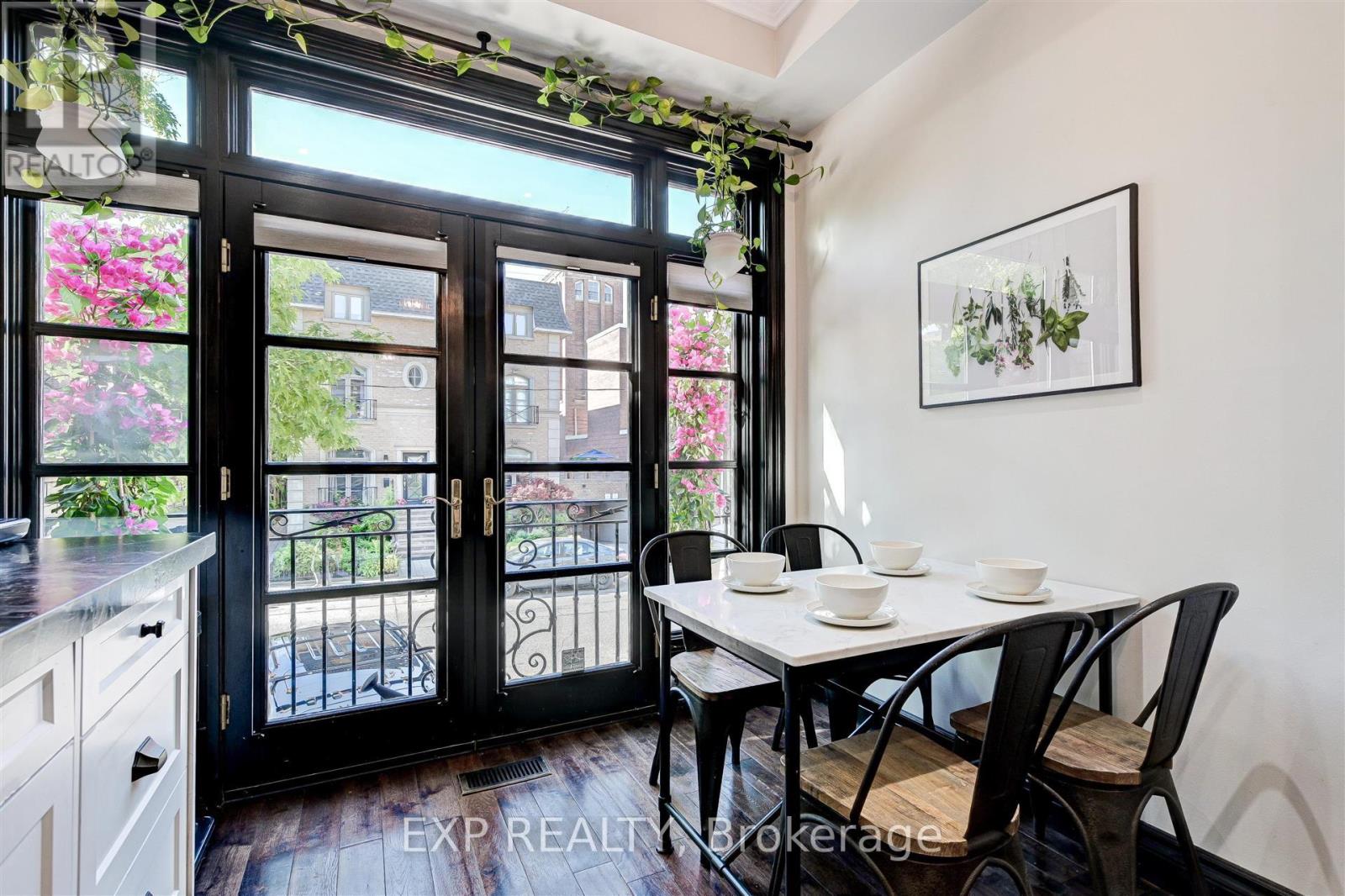 13 Balmoral Avenue, Toronto (Yonge-St. Clair), Ontario  M4V 1J5 - Photo 13 - C12212557