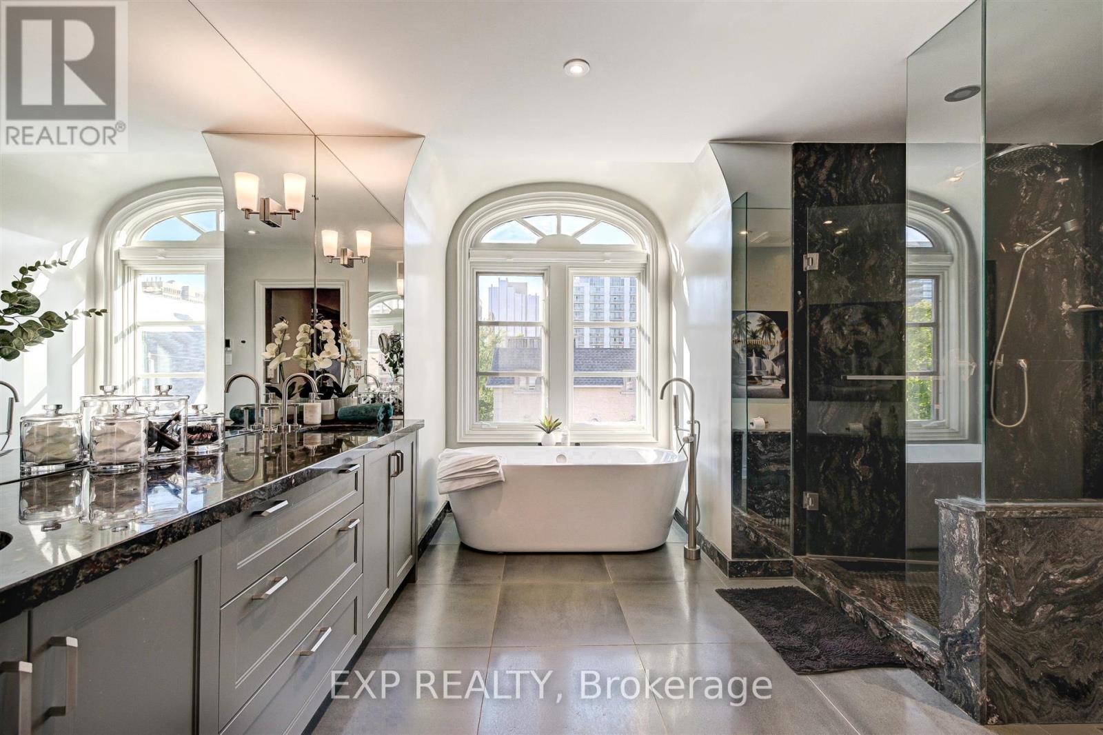 13 Balmoral Avenue, Toronto (Yonge-St. Clair), Ontario  M4V 1J5 - Photo 26 - C12212557