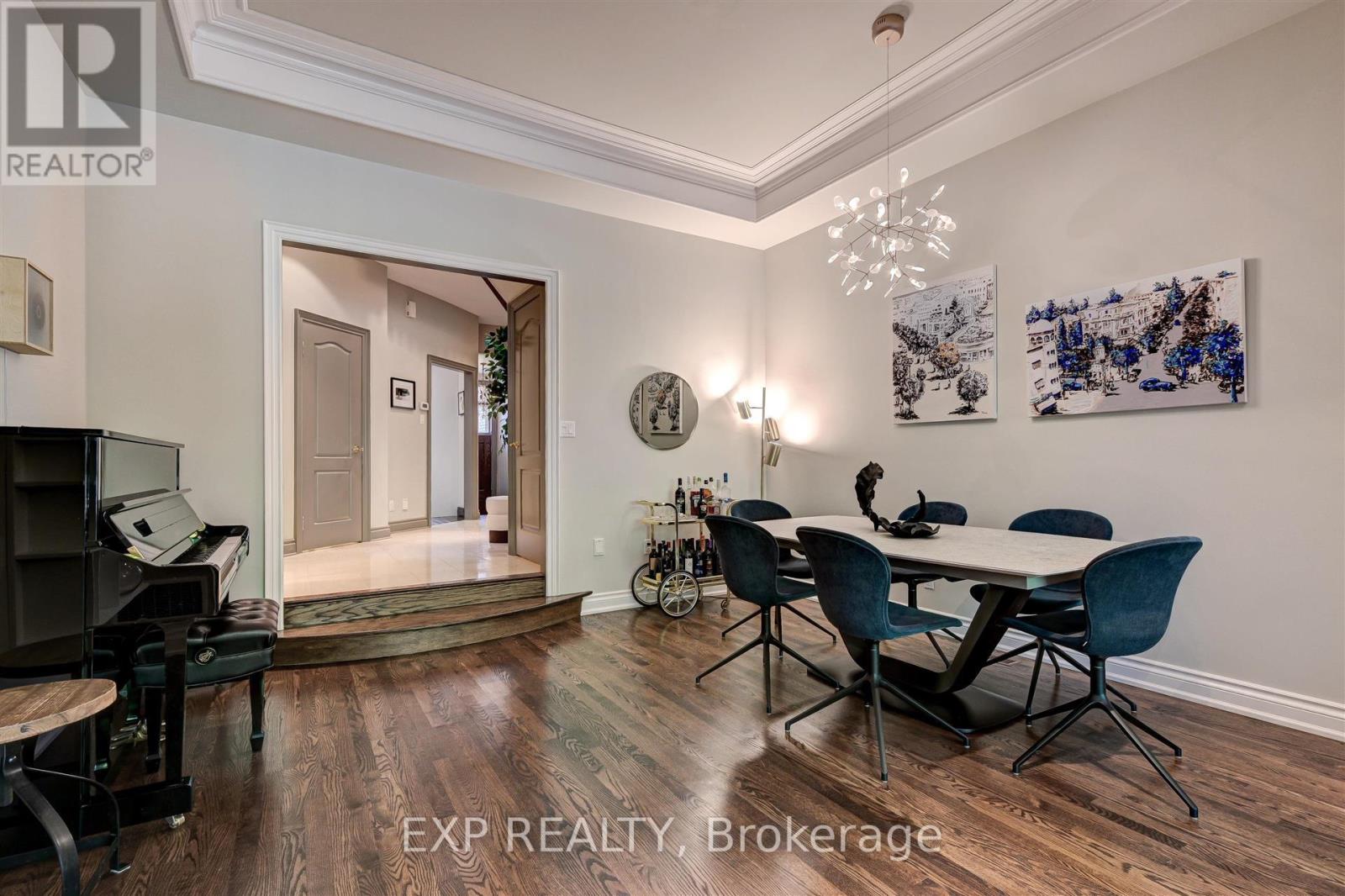 13 Balmoral Avenue, Toronto (Yonge-St. Clair), Ontario  M4V 1J5 - Photo 6 - C12212557