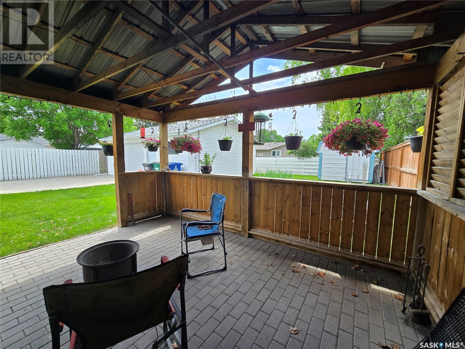 9 Kootenay Drive, Saskatoon, Saskatchewan  S7K 1J2 - Photo 4 - SK008811