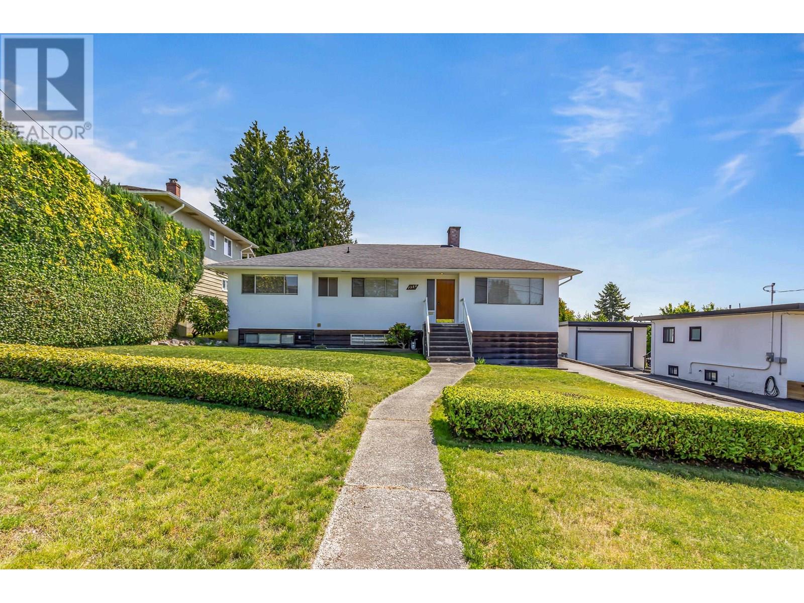 7988 Sussex Avenue, Burnaby, British Columbia  V5J 3W3 - Photo 3 - R3013162