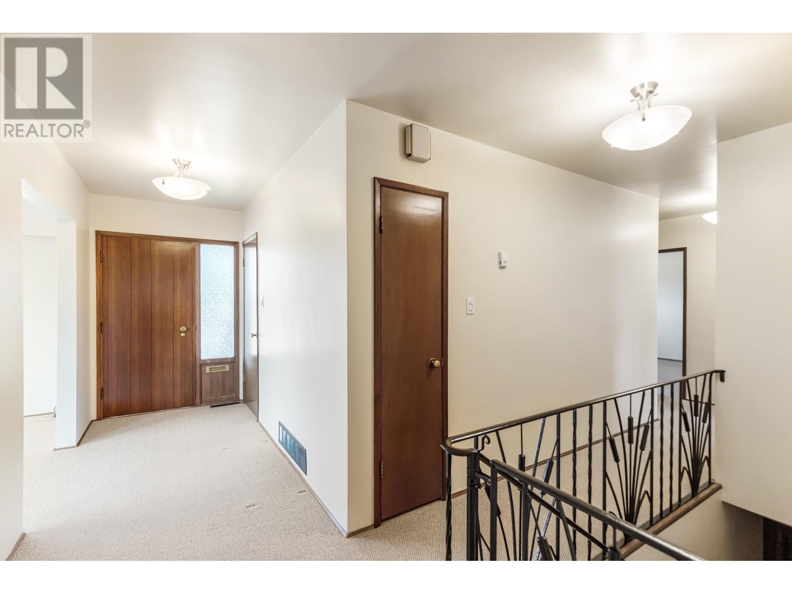 7988 Sussex Avenue, Burnaby, British Columbia  V5J 3W3 - Photo 5 - R3013162
