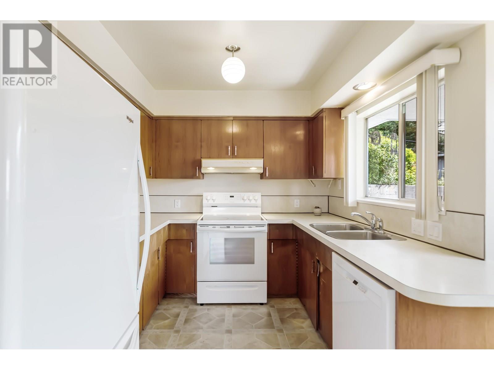 7988 Sussex Avenue, Burnaby, British Columbia  V5J 3W3 - Photo 17 - R3013162