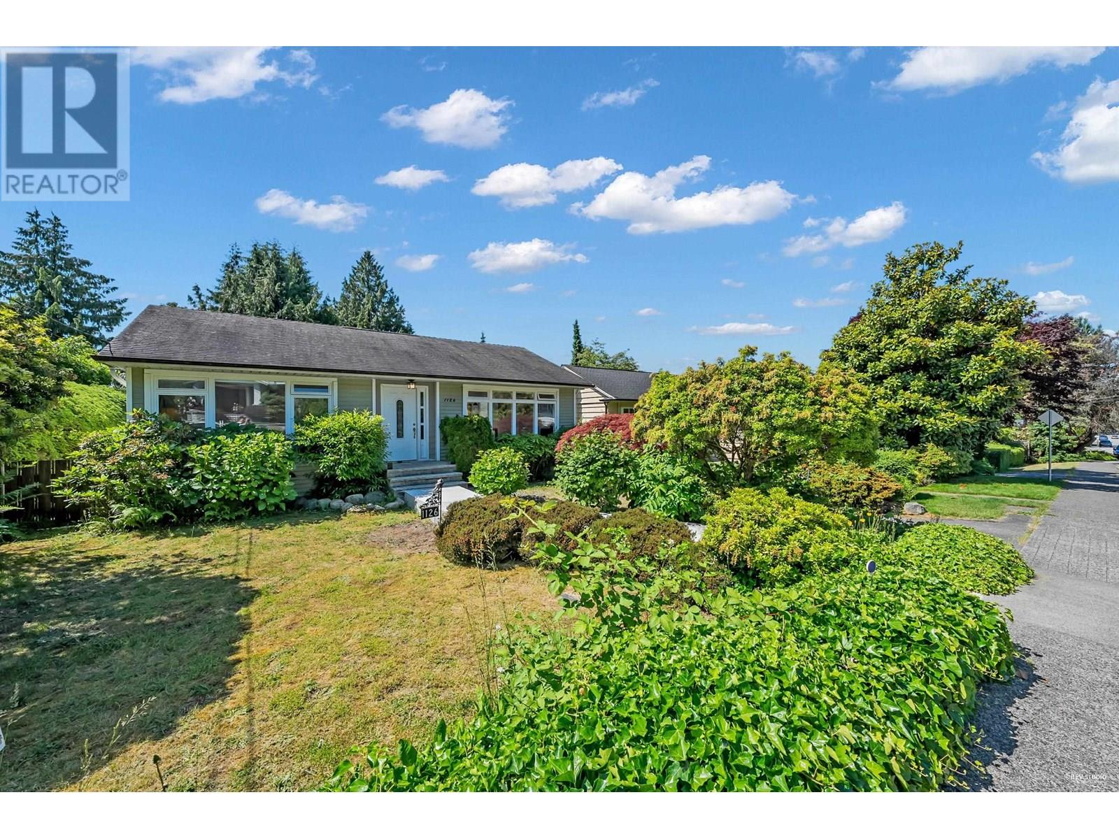 1126 Kings Avenue, West Vancouver, British Columbia  V7T 2C3 - Photo 2 - R3013865