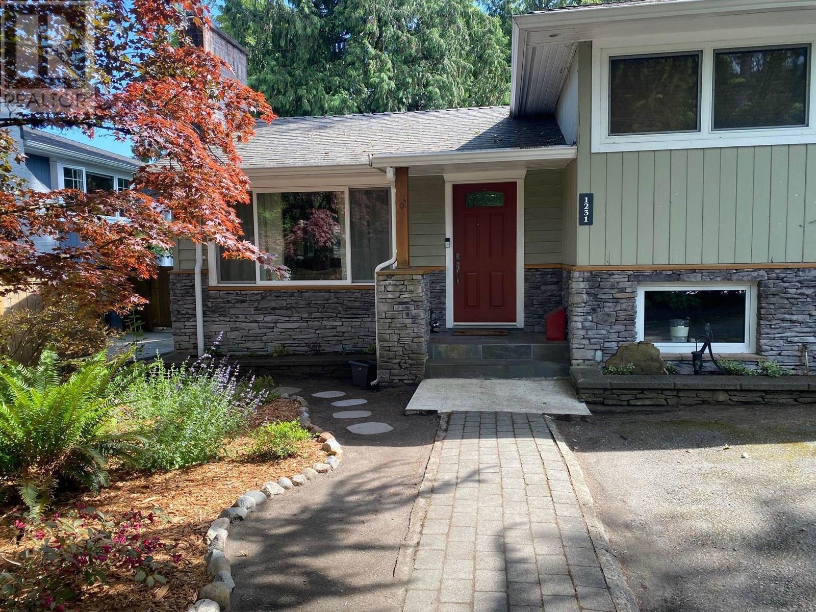 1231 Frederick Road, North Vancouver, British Columbia  V7K 1J3 - Photo 2 - R3014165