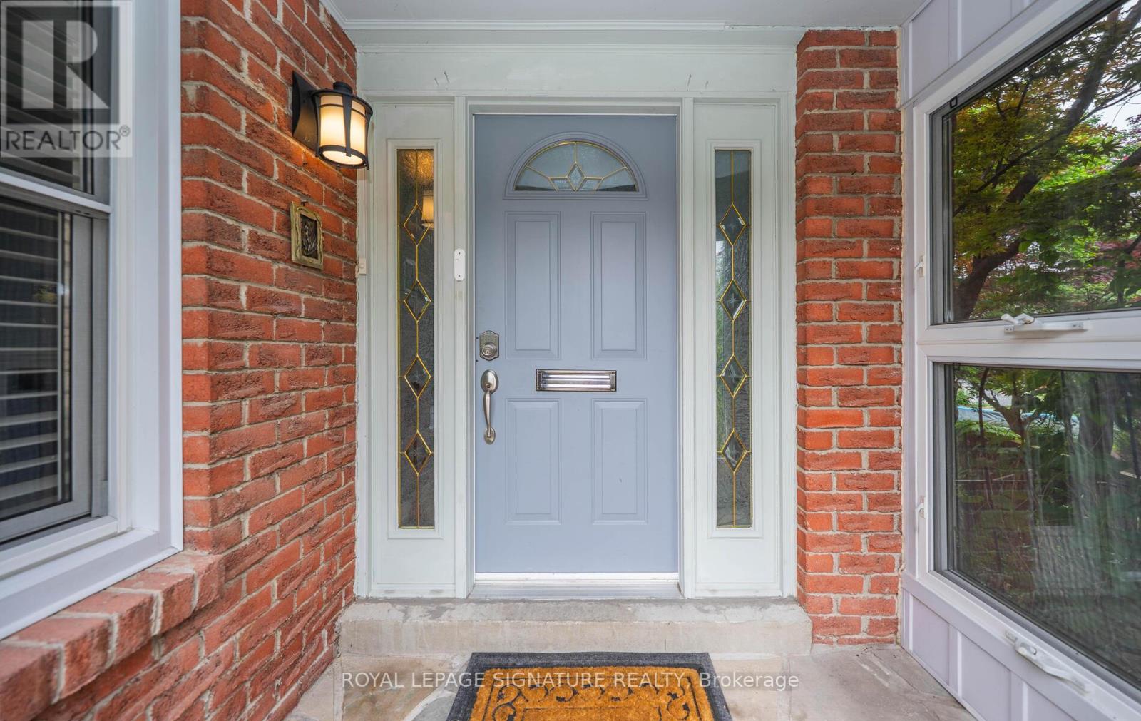84 Ecclesfield Drive, Toronto (Steeles), Ontario  M1W 3J6 - Photo 2 - E12212351