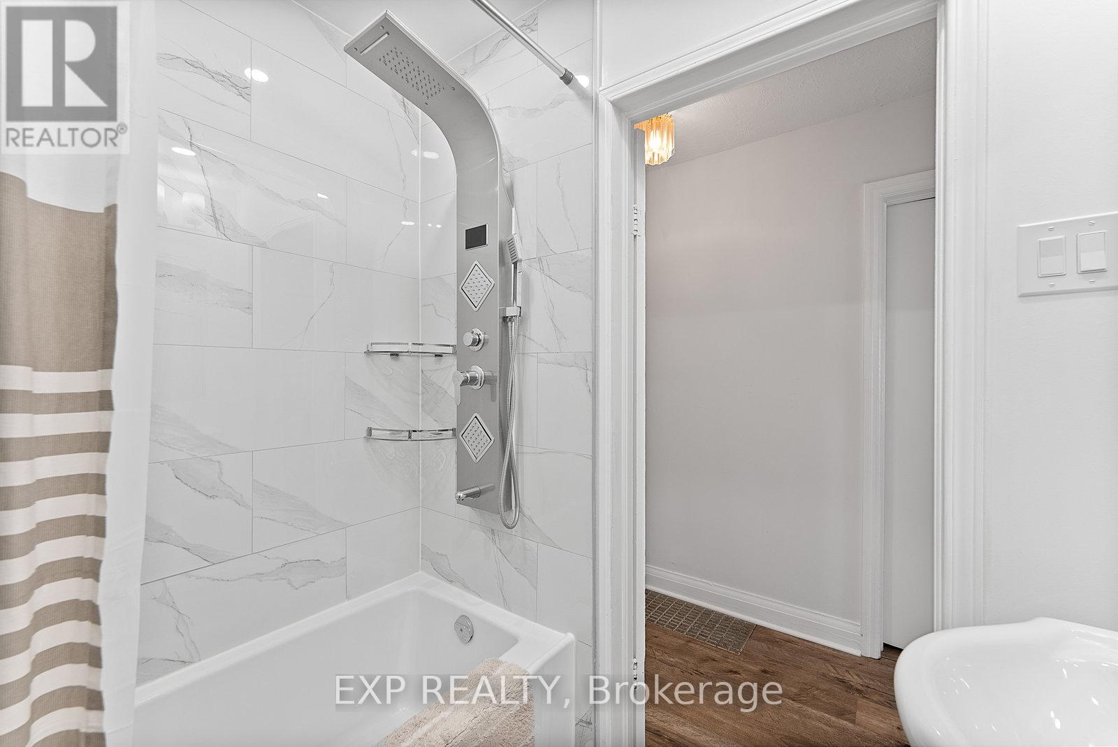 90 Meighen Avenue, Toronto (O'connor-Parkview), Ontario  M4B 2H7 - Photo 11 - E12212387