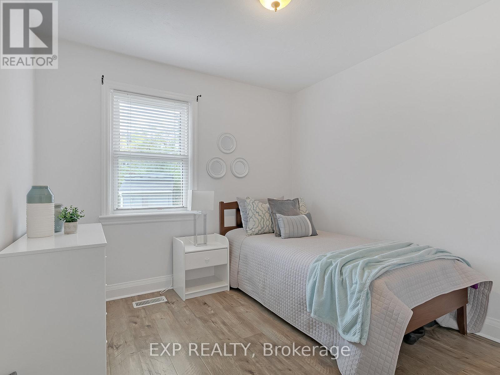 90 Meighen Avenue, Toronto (O'connor-Parkview), Ontario  M4B 2H7 - Photo 15 - E12212387