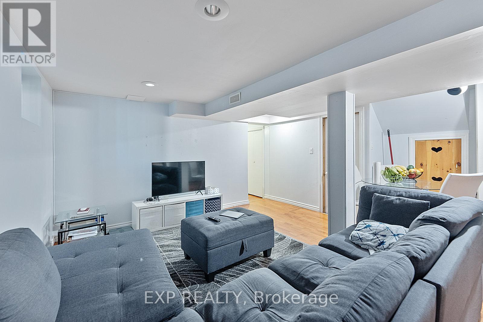 90 Meighen Avenue, Toronto (O'connor-Parkview), Ontario  M4B 2H7 - Photo 17 - E12212387