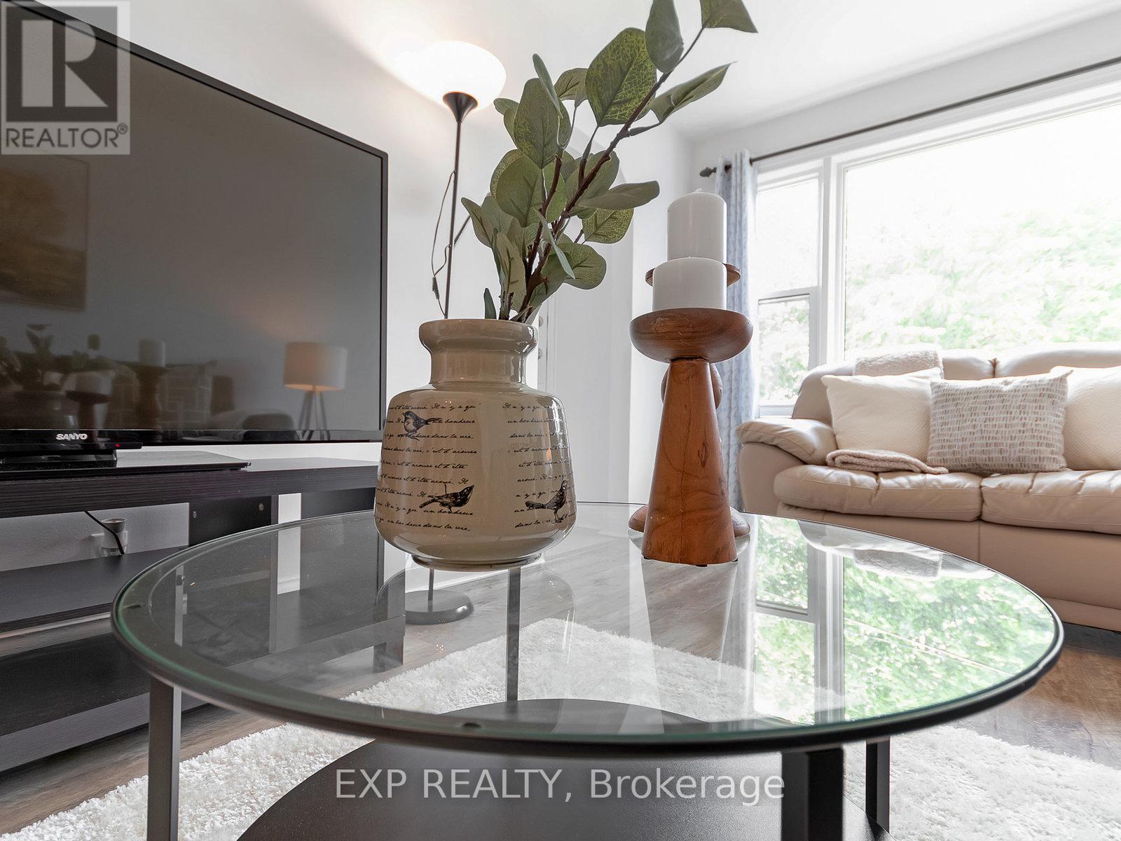 90 Meighen Avenue, Toronto (O'connor-Parkview), Ontario  M4B 2H7 - Photo 4 - E12212387
