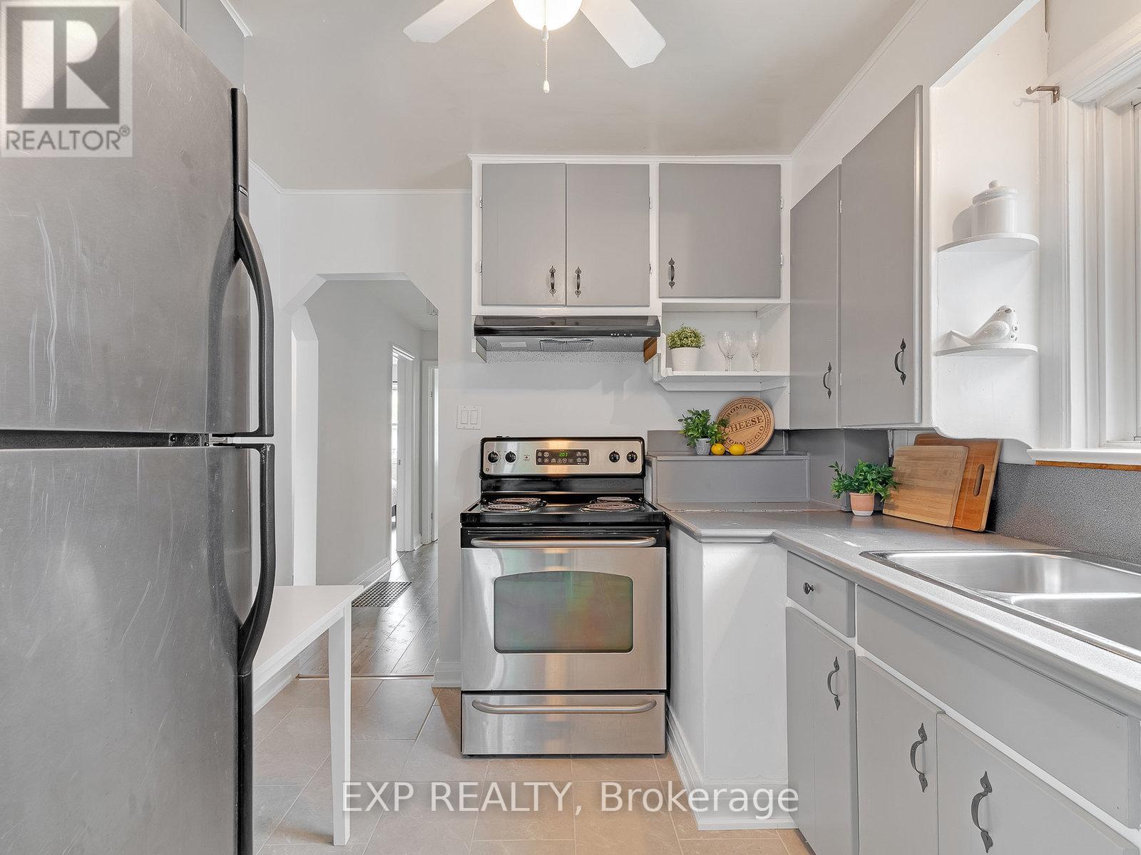 90 Meighen Avenue, Toronto (O'connor-Parkview), Ontario  M4B 2H7 - Photo 8 - E12212387