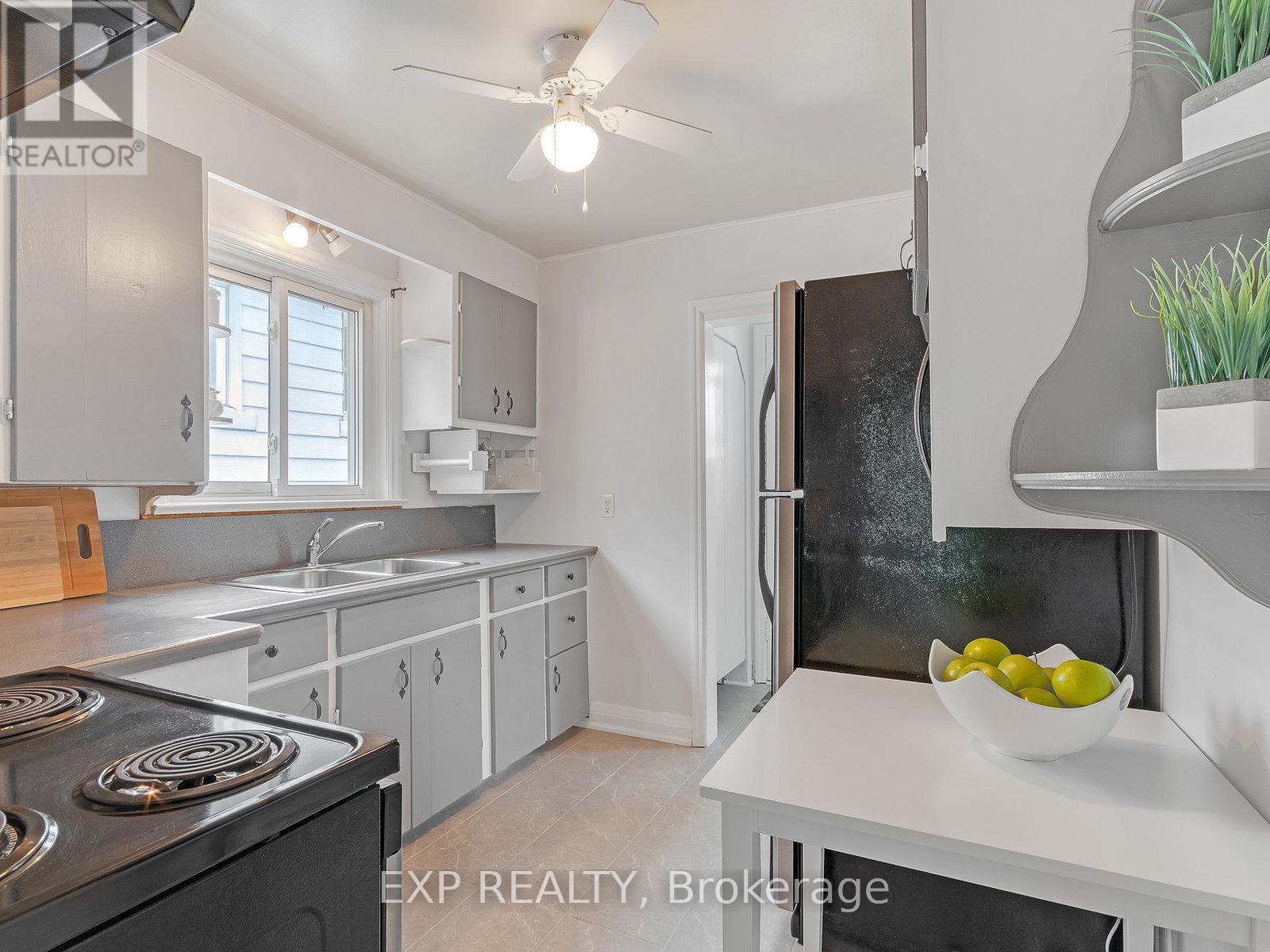 90 Meighen Avenue, Toronto (O'connor-Parkview), Ontario  M4B 2H7 - Photo 9 - E12212387