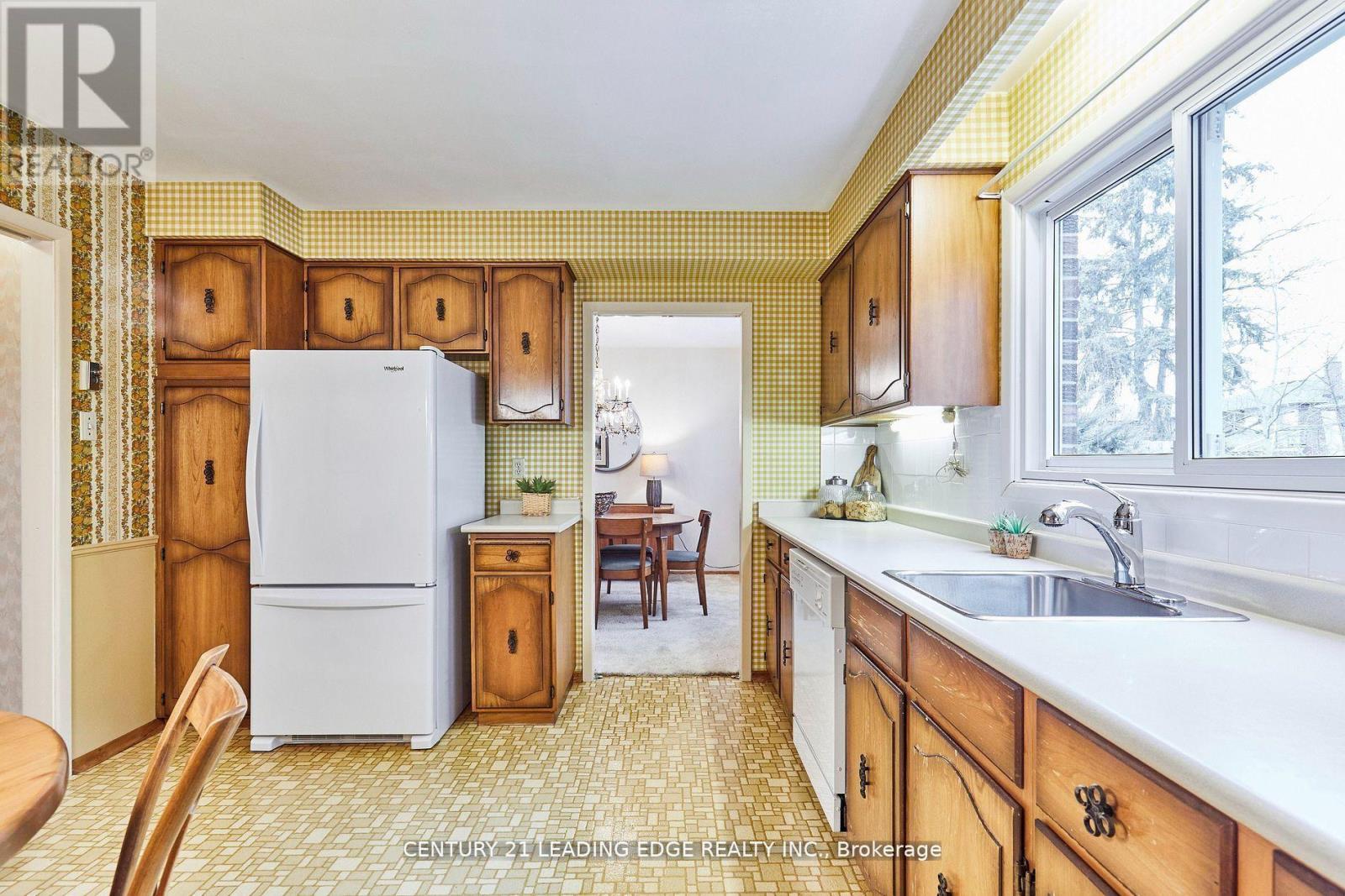 24 Dunmurray Boulevard, Toronto (Tam O'shanter-Sullivan), Ontario  M1T 2J9 - Photo 11 - E12212461