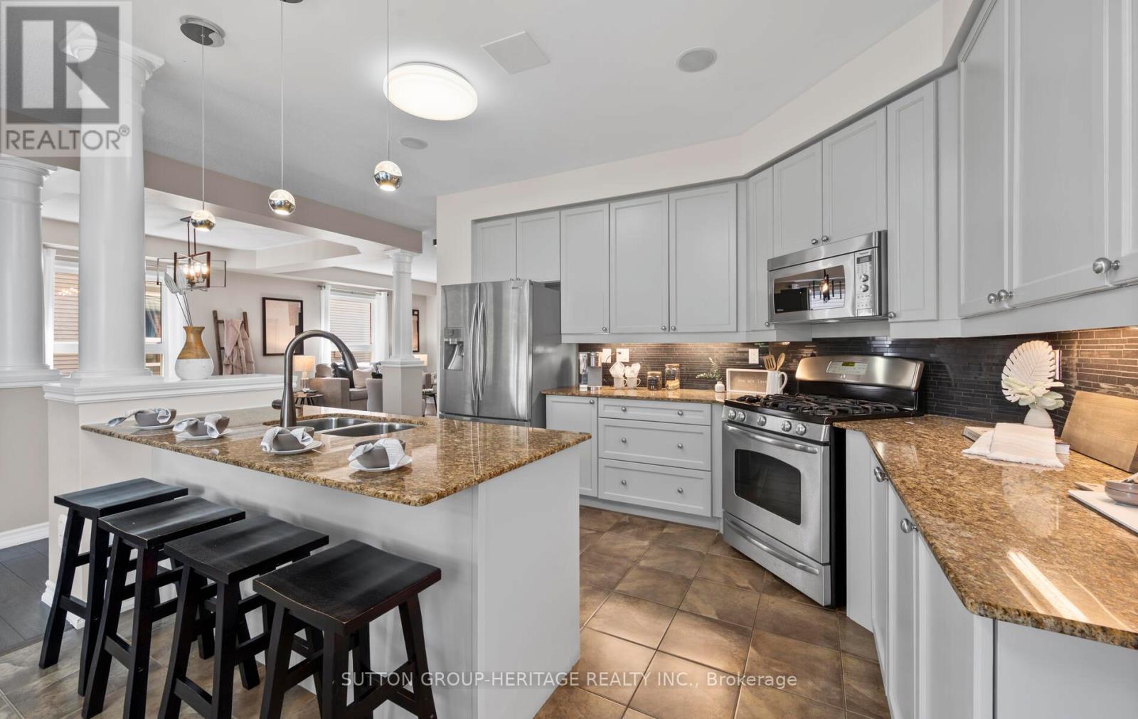 198 Honeyman Drive, Clarington (Bowmanville), Ontario  L1C 0J3 - Photo 13 - E12212467