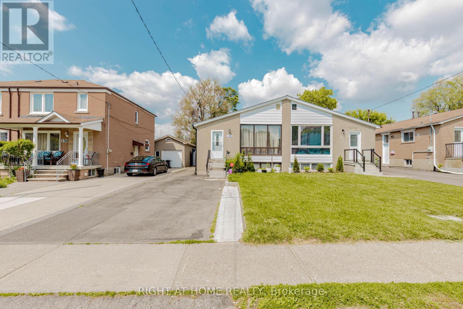 132 Laurel Avenue, Toronto (Kennedy Park), Ontario  M1K 3J9 - Photo 1 - E12212560