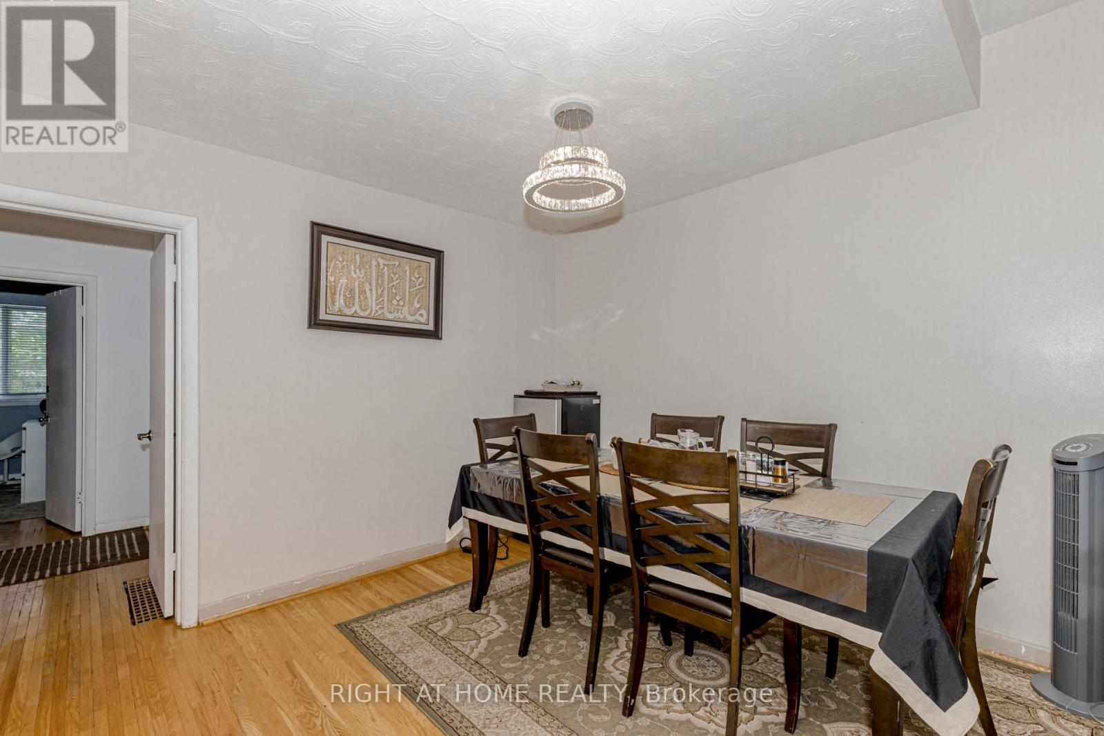 132 Laurel Avenue, Toronto (Kennedy Park), Ontario  M1K 3J9 - Photo 11 - E12212560