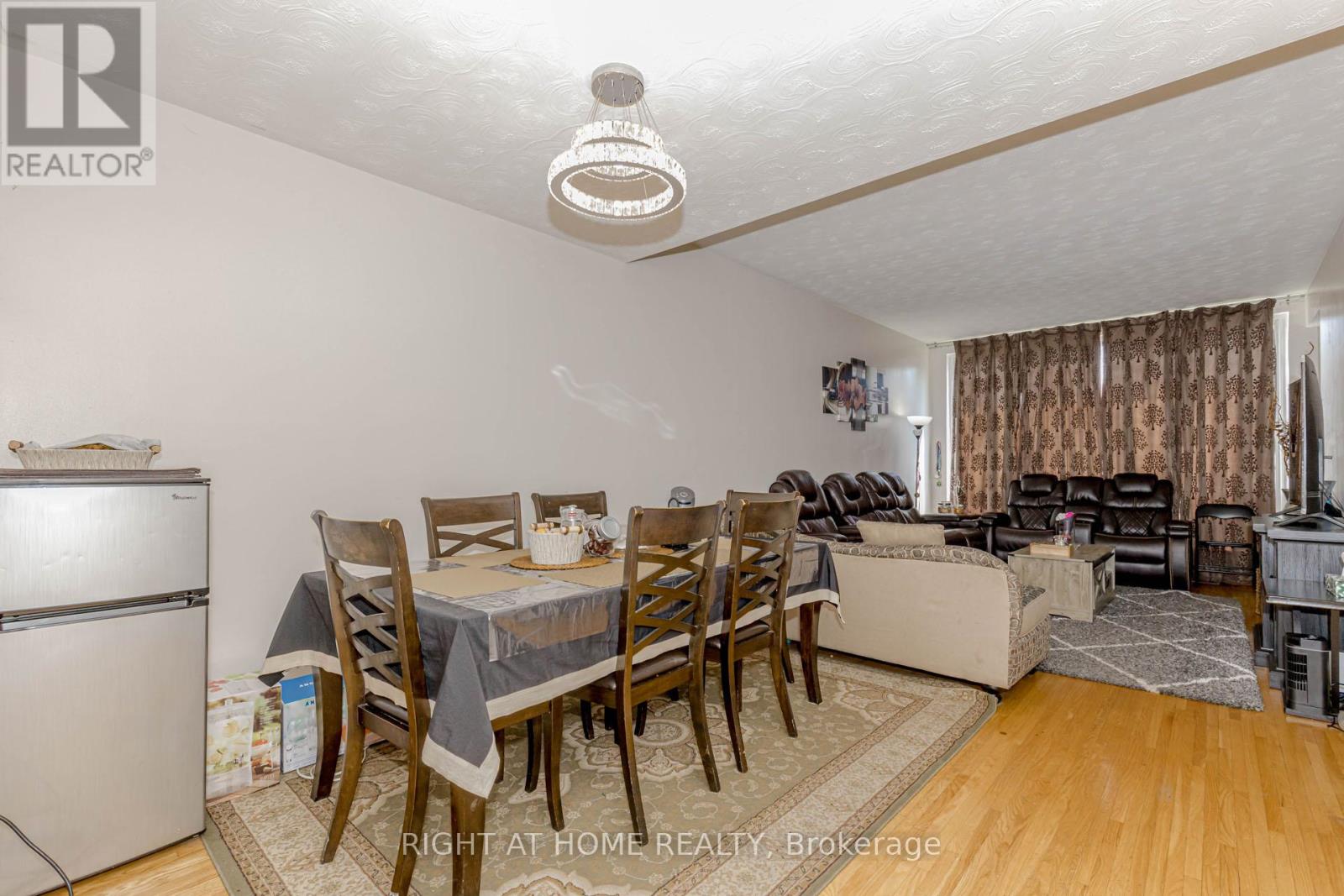 132 Laurel Avenue, Toronto (Kennedy Park), Ontario  M1K 3J9 - Photo 12 - E12212560