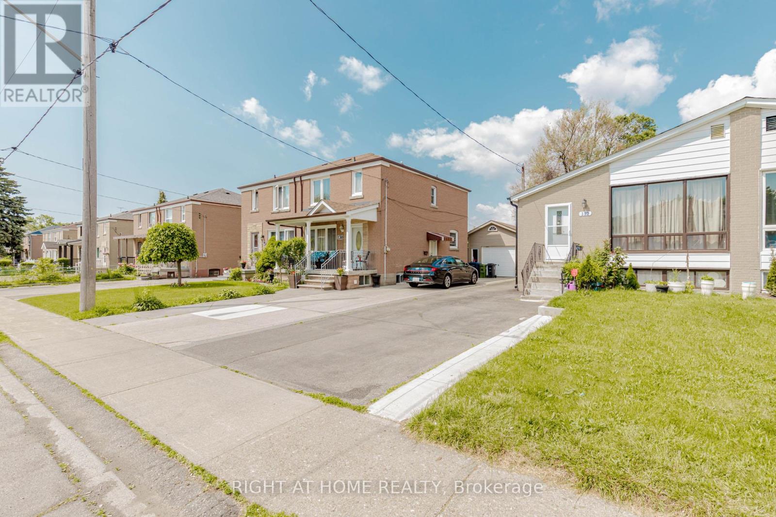 132 Laurel Avenue, Toronto (Kennedy Park), Ontario  M1K 3J9 - Photo 2 - E12212560
