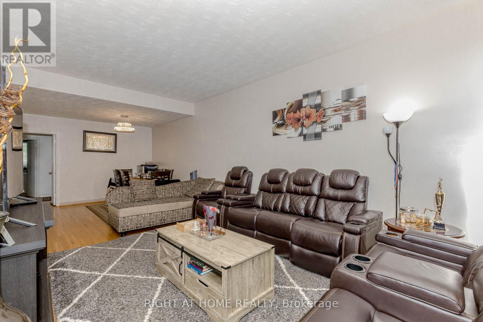 132 Laurel Avenue, Toronto (Kennedy Park), Ontario  M1K 3J9 - Photo 6 - E12212560
