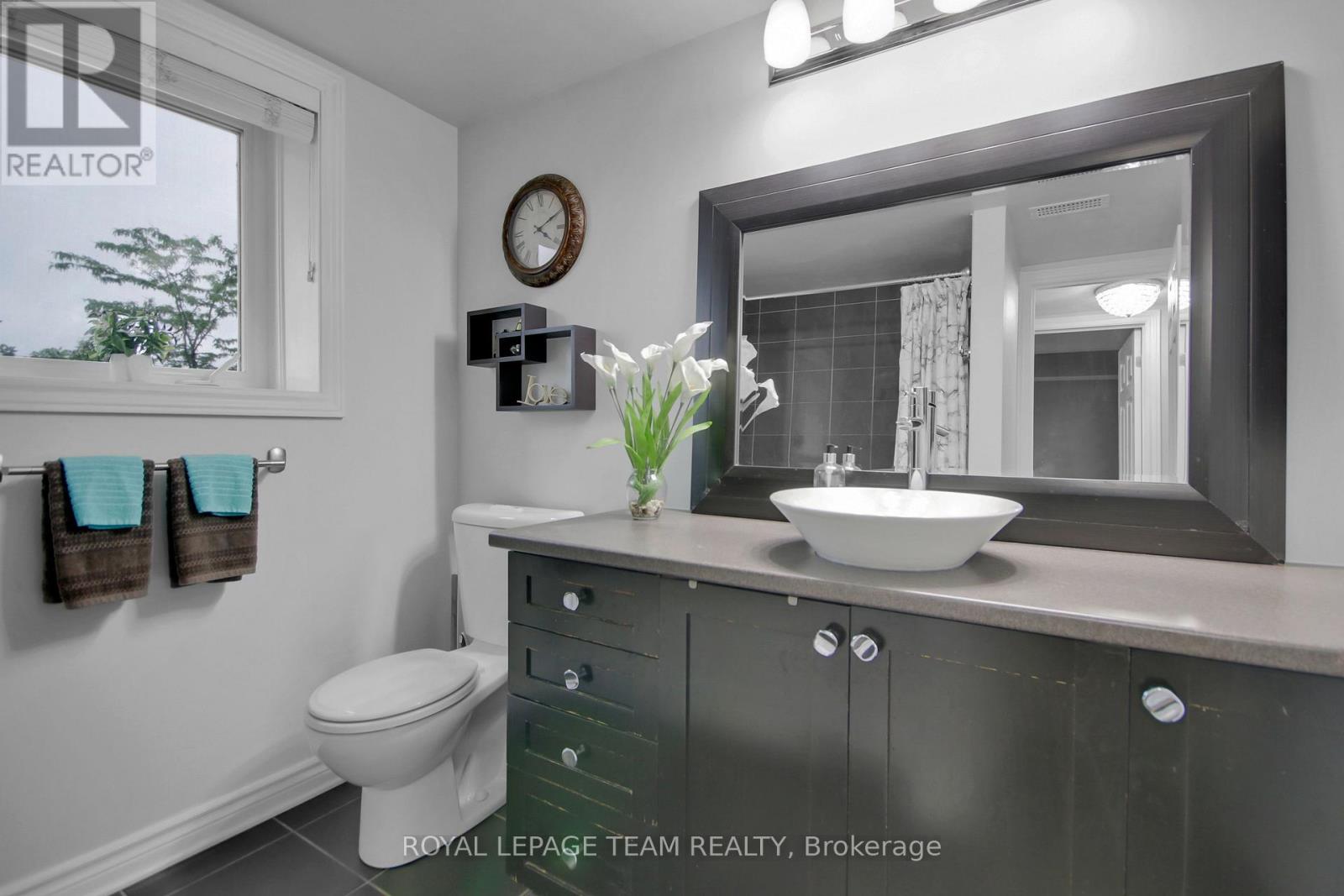 2 - 565 Stonefield, Ottawa, Ontario  K2G 4R4 - Photo 22 - X12212617