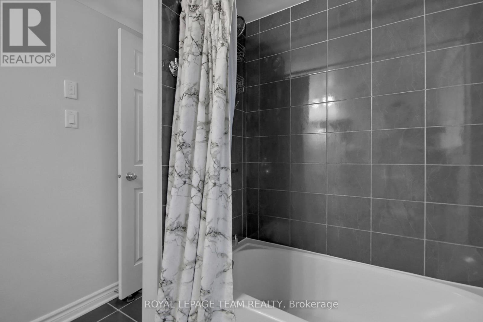 2 - 565 Stonefield, Ottawa, Ontario  K2G 4R4 - Photo 24 - X12212617