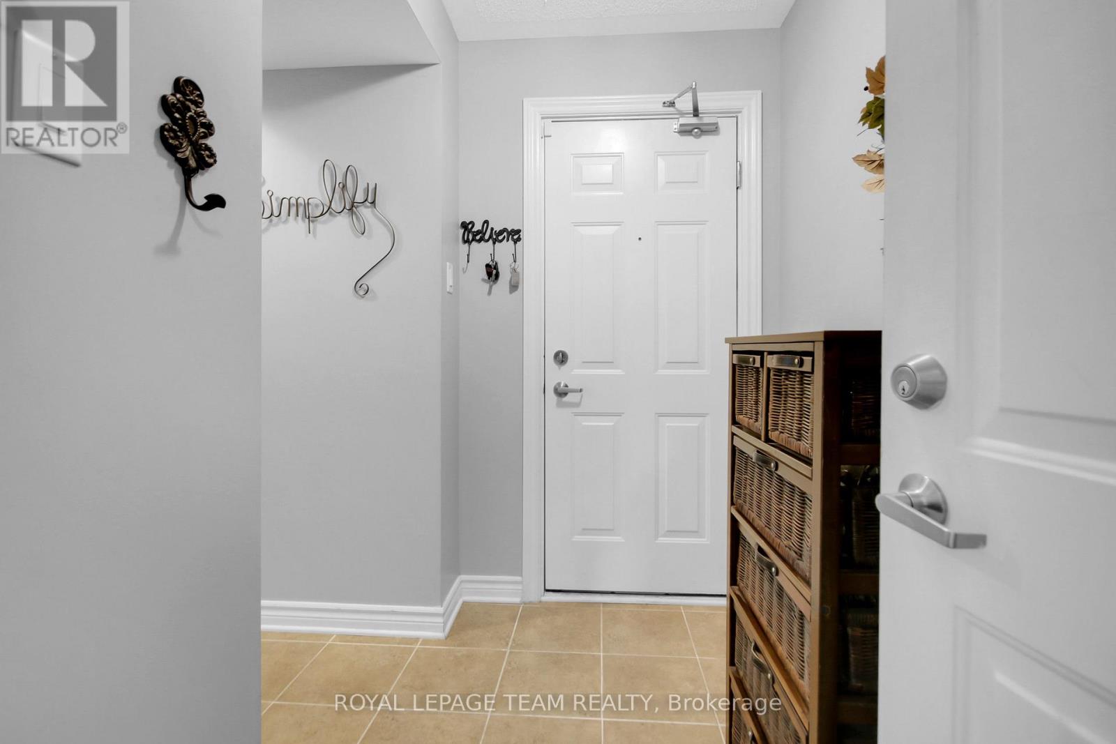 2 - 565 Stonefield, Ottawa, Ontario  K2G 4R4 - Photo 7 - X12212617