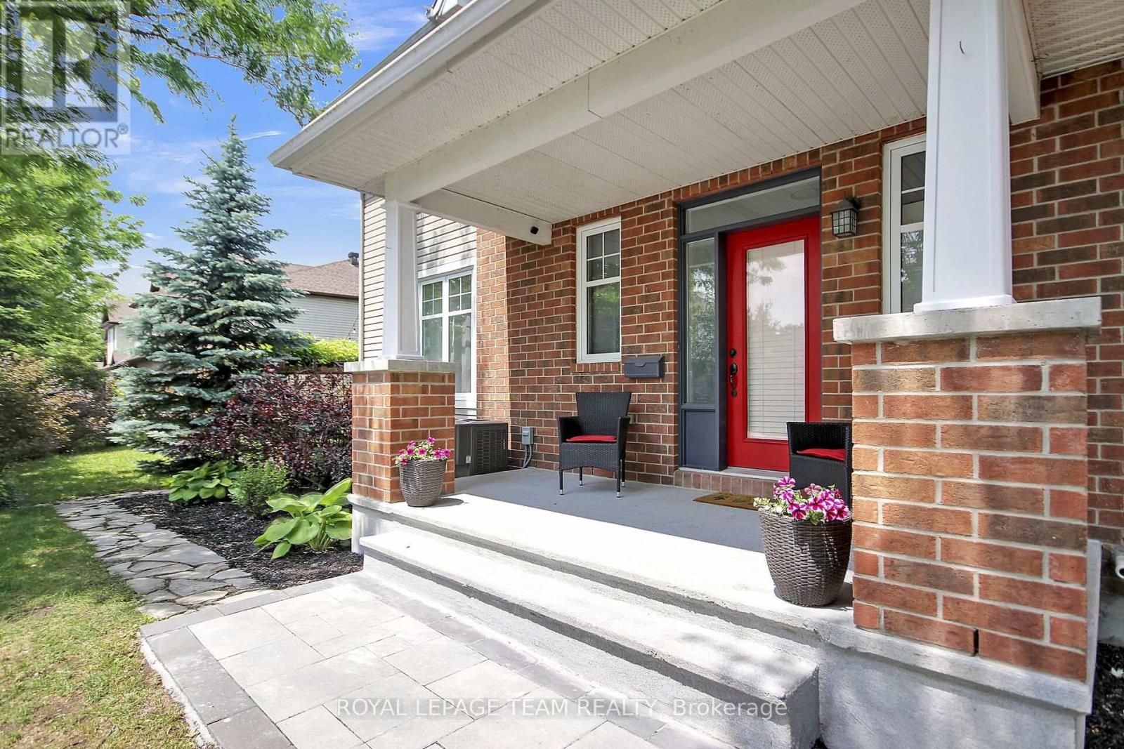 70 Oldfield Street, Ottawa, Ontario  K2G 7C2 - Photo 5 - X12212659