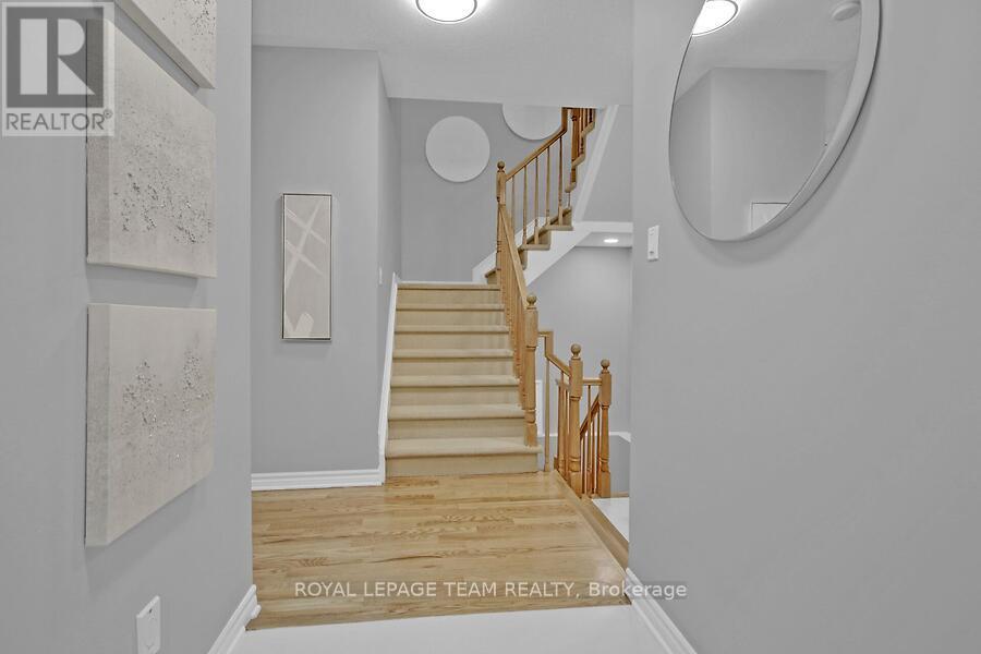 70 Oldfield Street, Ottawa, Ontario  K2G 7C2 - Photo 6 - X12212659