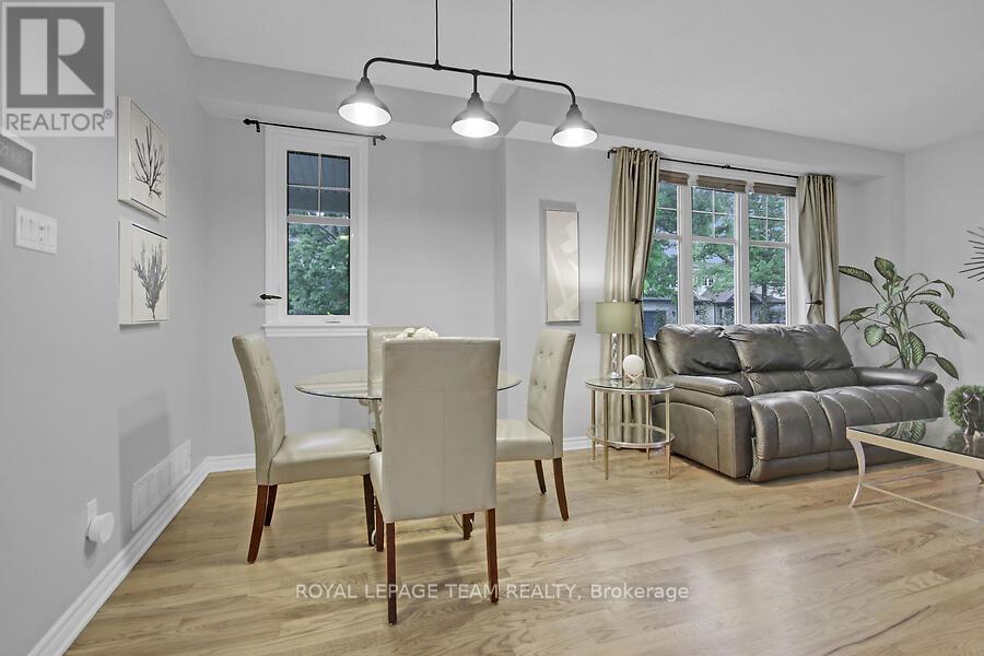 70 Oldfield Street, Ottawa, Ontario  K2G 7C2 - Photo 7 - X12212659