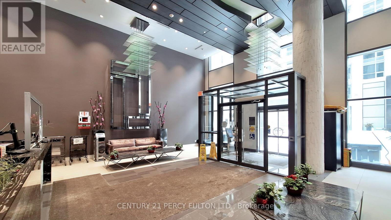 1204 - 9201 Yonge Street, Richmond Hill (Langstaff), Ontario  L4C 1H9 - Photo 6 - N12212388