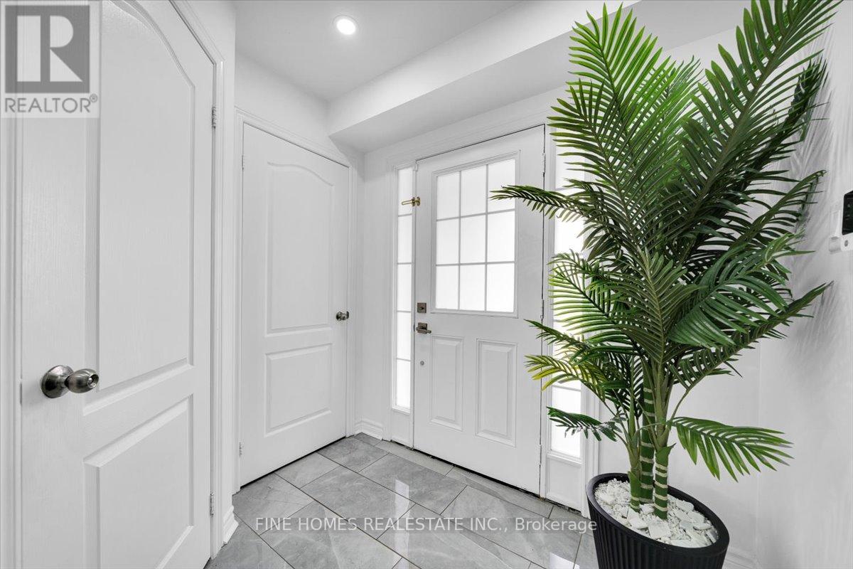 115 Meadowhawk Trail, Bradford West Gwillimbury (Bradford), Ontario  L3Z 0E2 - Photo 5 - N12212394