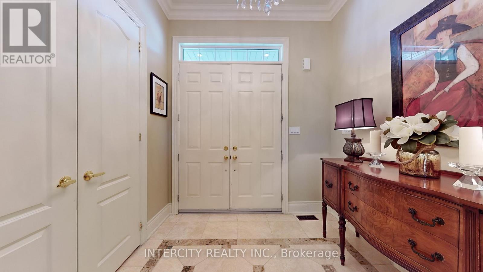 32 Allison Ann Way, Vaughan (Patterson), Ontario  L6A 0J4 - Photo 19 - N12212396
