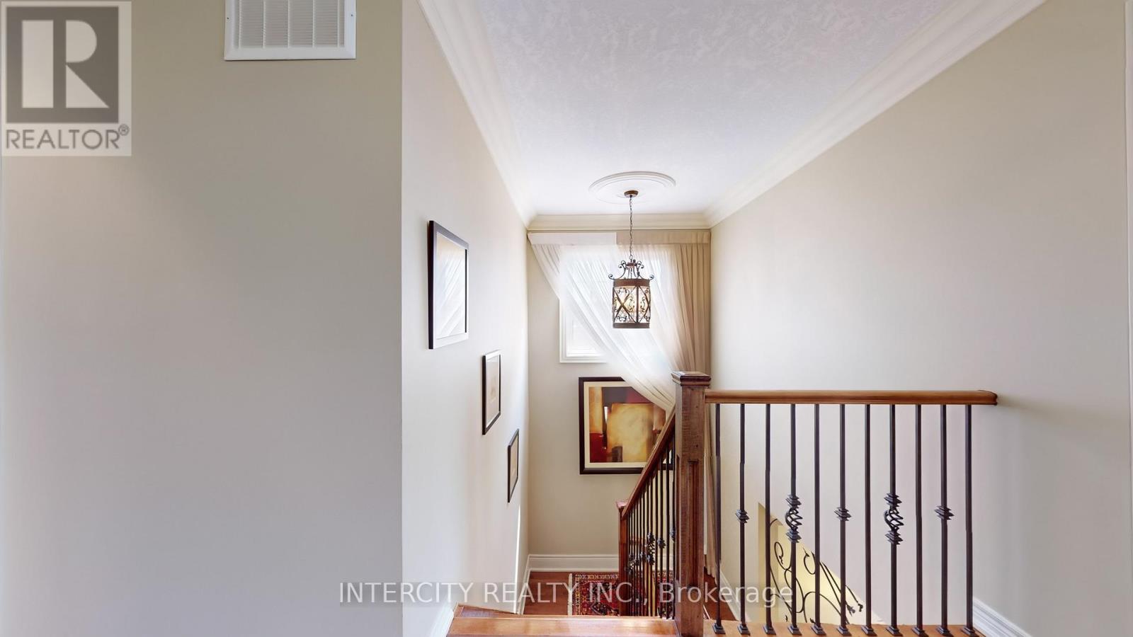 32 Allison Ann Way, Vaughan (Patterson), Ontario  L6A 0J4 - Photo 21 - N12212396